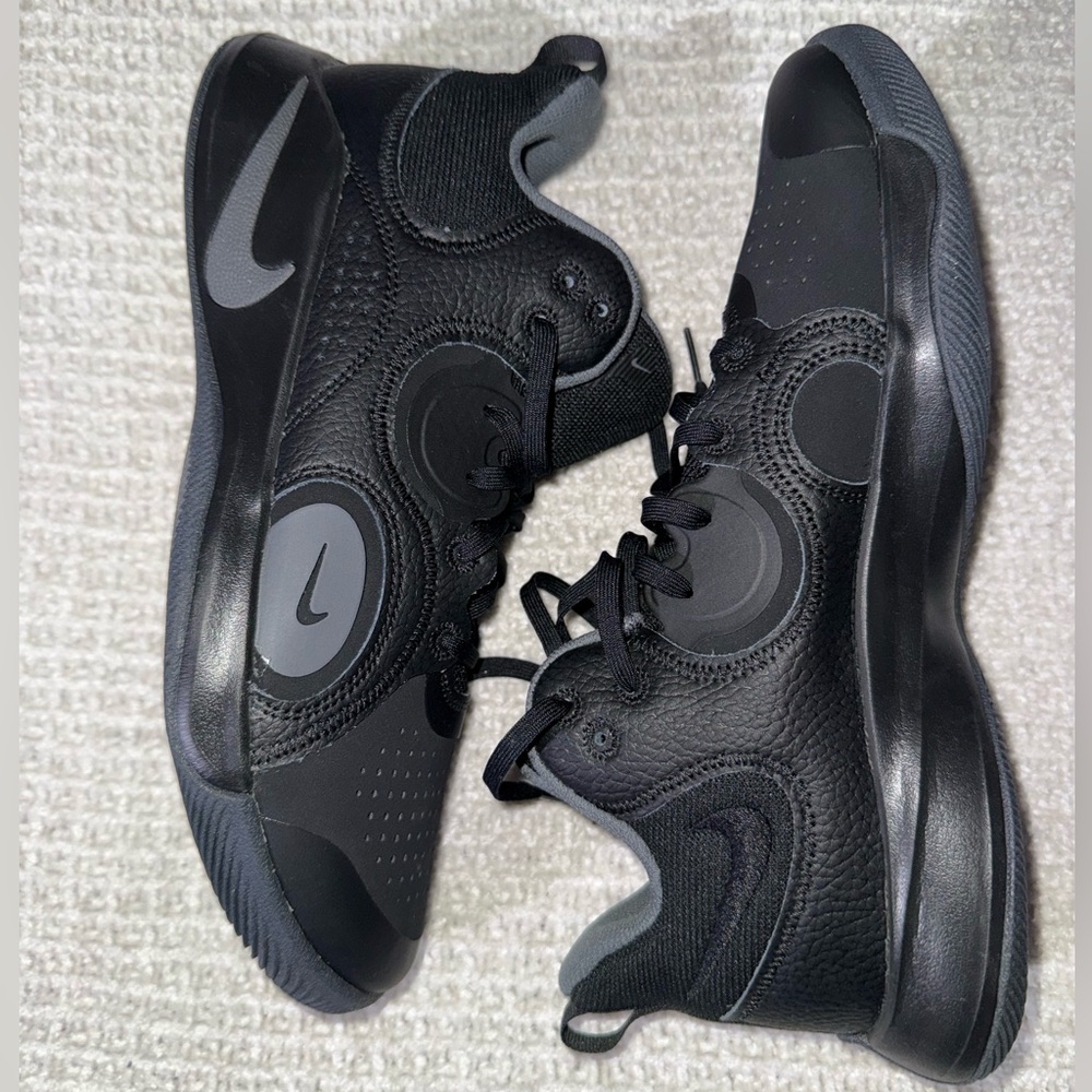 Nike Black Basketball Shoes